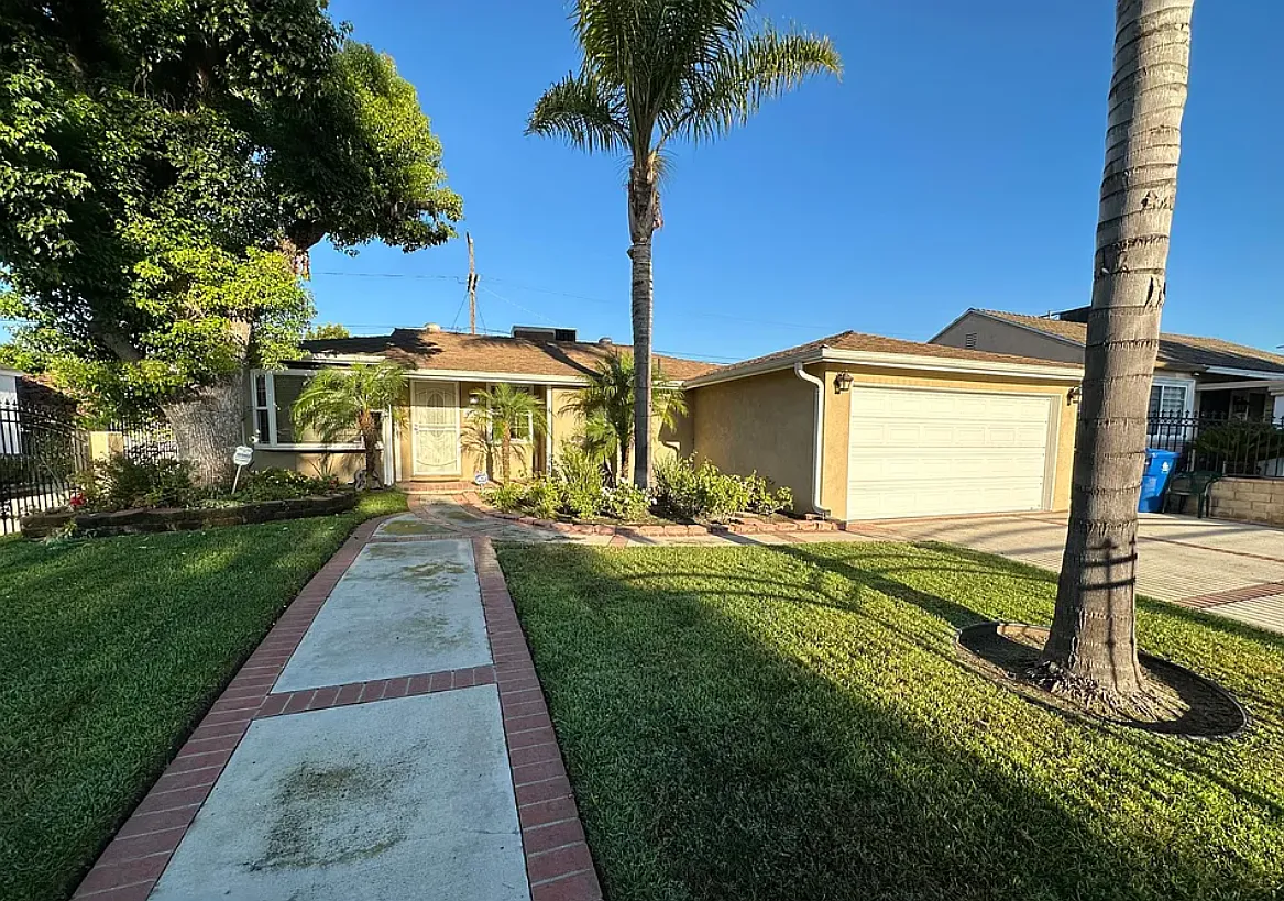 Building Photo - 6313 Bluebell Ave
