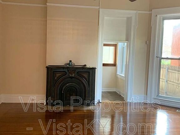 2nd image of 514 W Oak St #17543973