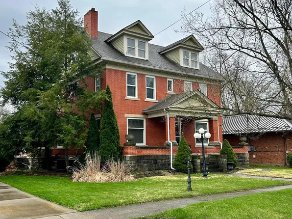 217 W High St, Mount Gilead, OH 43338