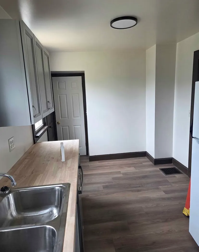 3 bed, $1,400 — Photo 3