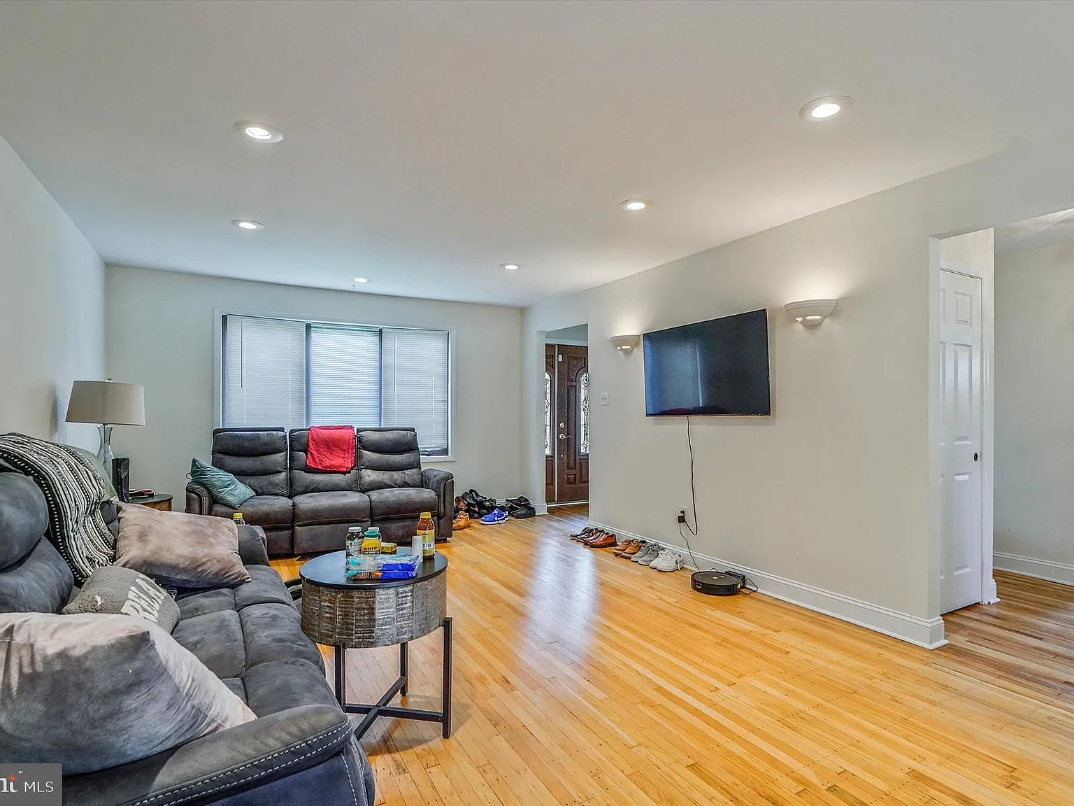 4 bed, 1.5 bath, 1666 sqft, $2,800 — Photo 4