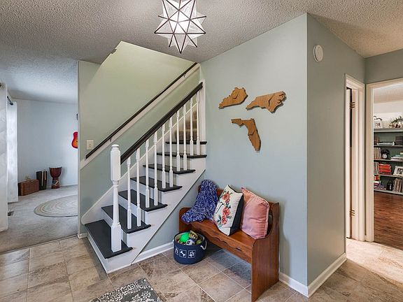 2nd image of 2206 Merriewood Dr