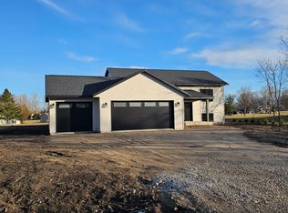 1208 Donna Dr NW, Alexandria, MN 56308