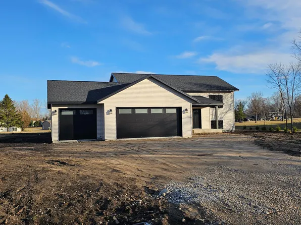 1208 Donna Dr NW, Alexandria, MN 56308