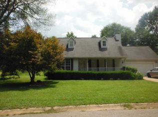 11 Hunter Dr, Anniston, AL 36207