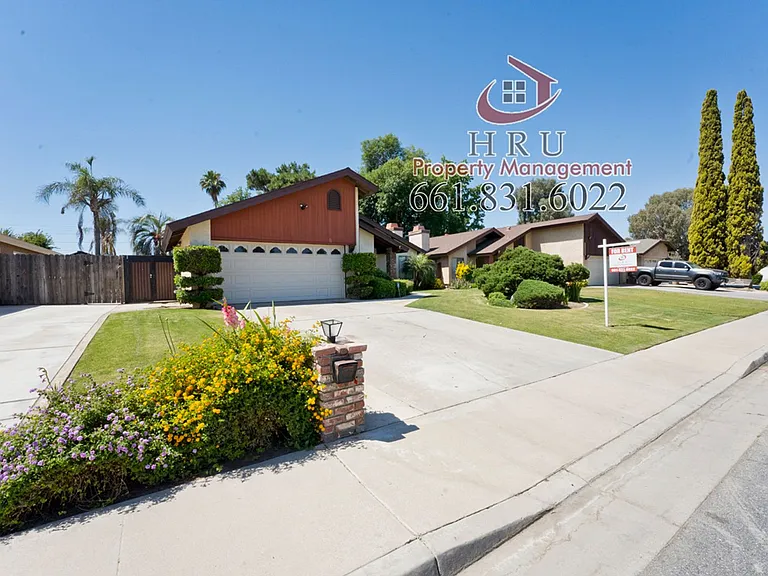 7005 Iberia Ct — Photo 3