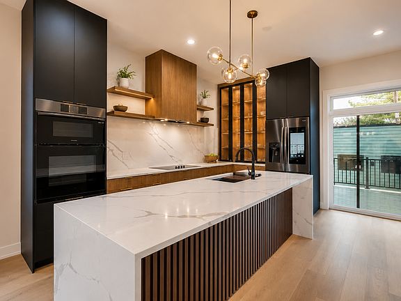 3rd image of 3114 N Olcott Ave