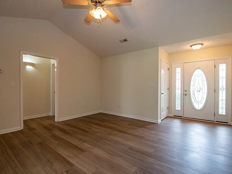 Applewood Ln — Photo 2