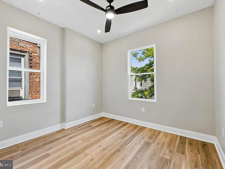 5853 Cedar Ave — Photo 8