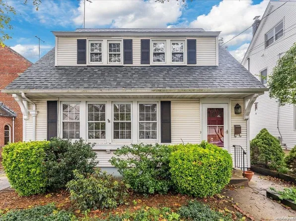 33 Astor, Williston Park, NY 11596