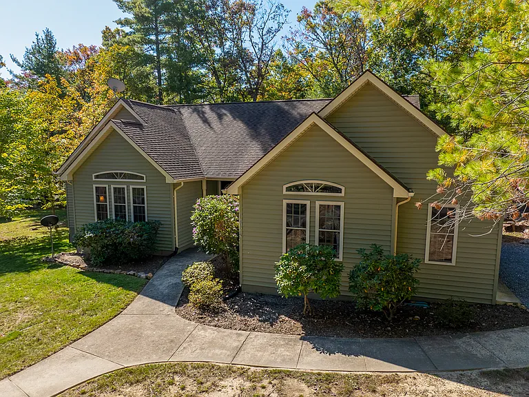 602 Sycamore Rd — Photo 32