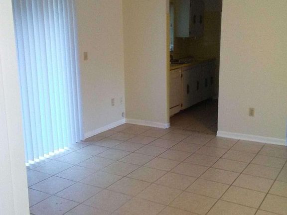 Dining room area facing kitchen