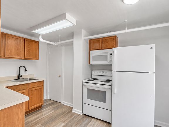 2nd image of 25 W Mount Vernon St APT 4