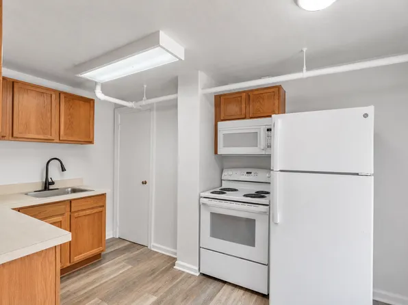 25 W Mount Vernon St APT 4, Smyrna, DE 19977