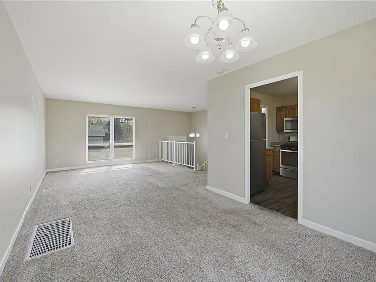 3226 Voigt Dr — Photo 3