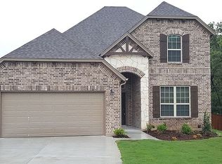 121 Valle Ct, Azle, TX 76020