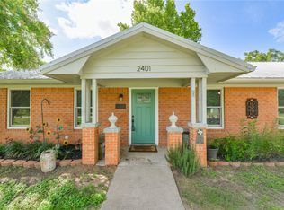 2401 Country Meadows Ln, Brenham, TX 77833