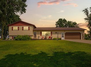 10525 210th St W, Morristown, MN 55052