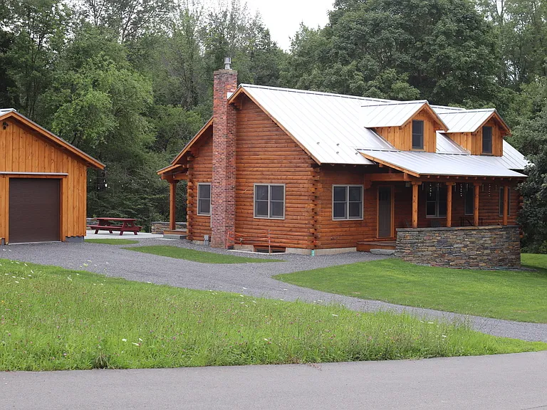 16 Iron Mine Rd — Photo 1