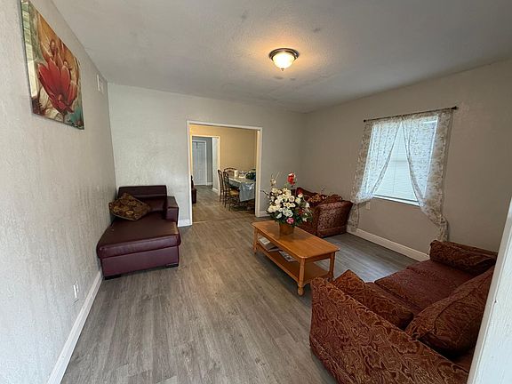 5th image of 405 NW 18th Avenue