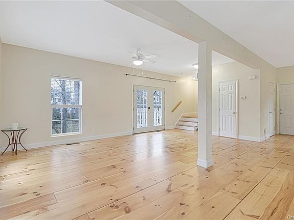 5th image of 51 Golden Hill Ave