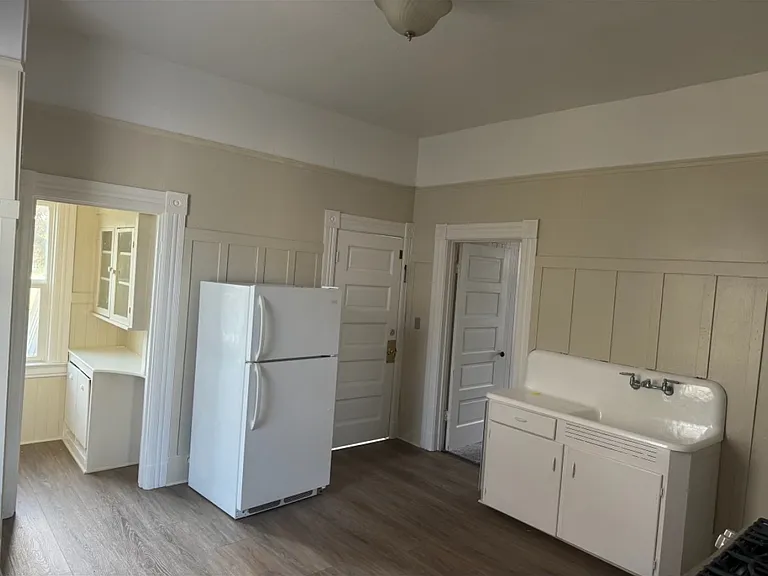 205 B St #A — Photo 8