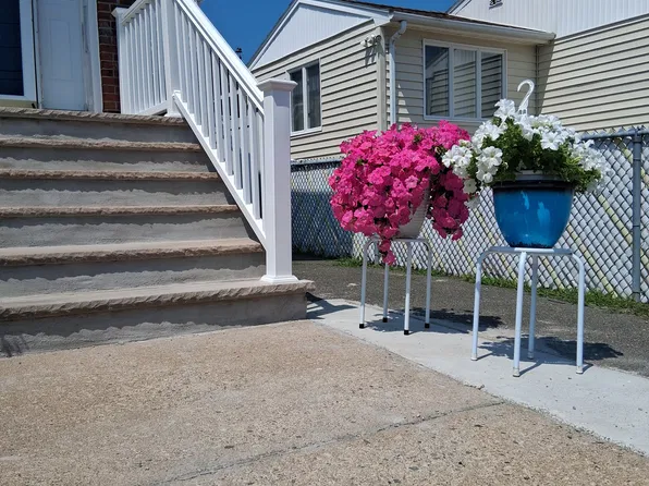 (undisclosed Address), Revere, MA 02151