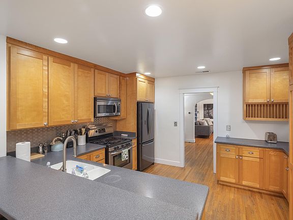 2nd image of 735 N Ogden Dr