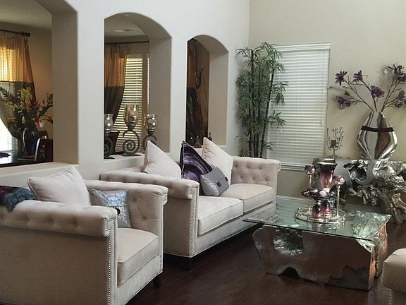 5th image of 658 W Redlands Ave
