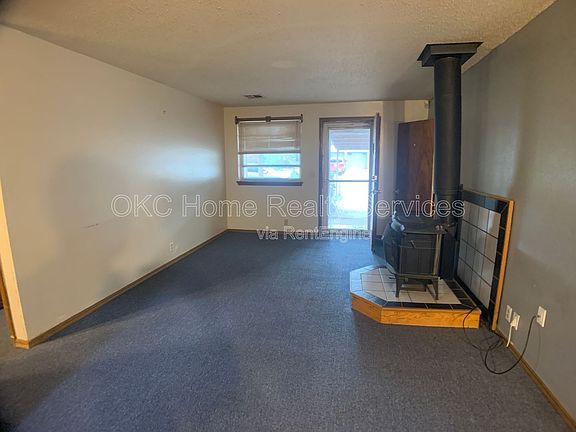 3rd image of 4900 S Dimple Dr