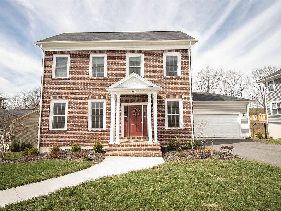 1st image of 703 Village Way N