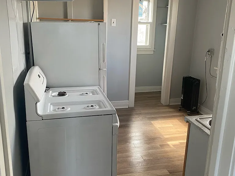 358 Arthur St #2 — Photo 5
