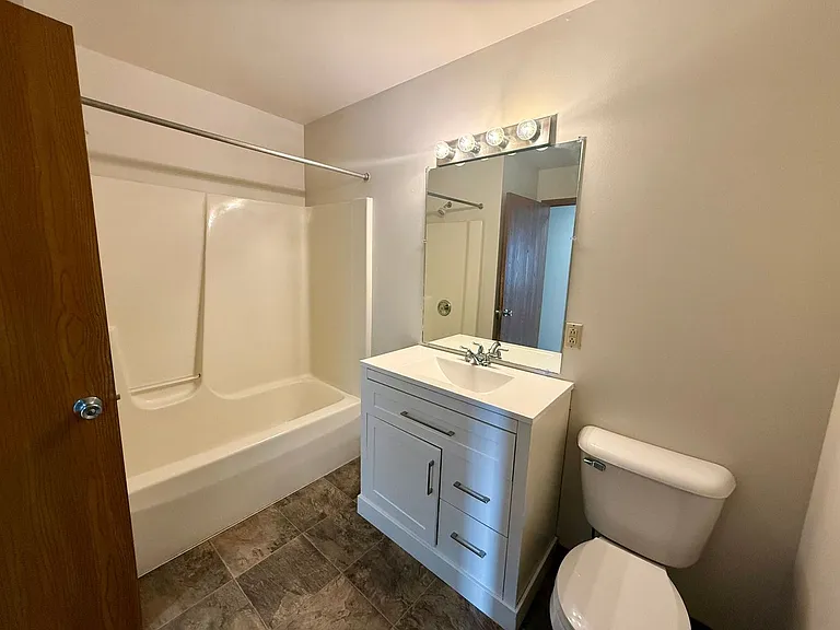 1819 N 11th Ave — Photo 13