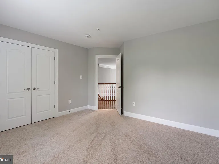 15436 Symondsbury Way — Photo 36