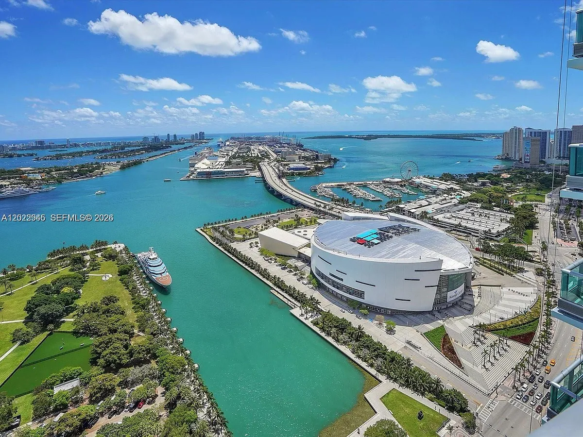 Building Photo - 900 Biscayne Blvd #4809