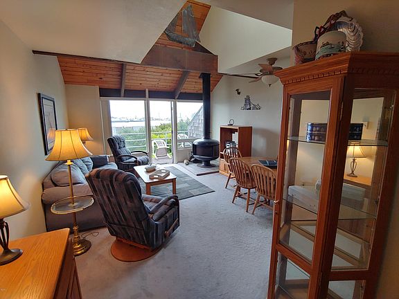 2nd image of 1000 SE Bay Blvd #428