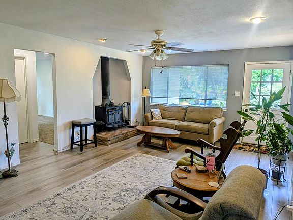 5th image of 7413 Pleasant Grove Rd