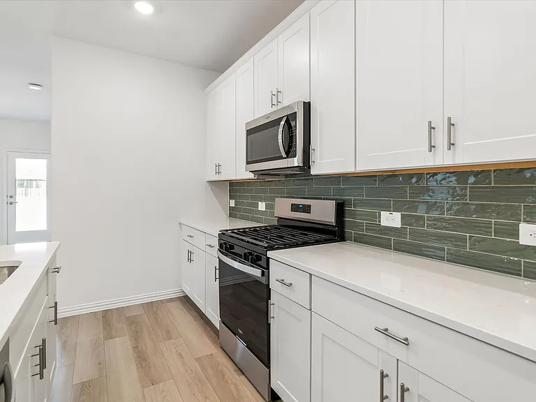 1404 Bridgestone Dr — Photo 11