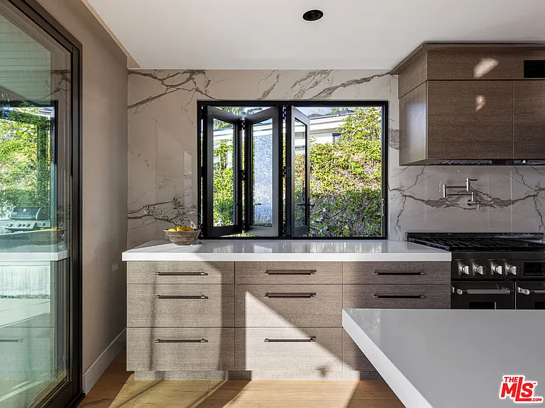 2715 Edwin Pl — Photo 18