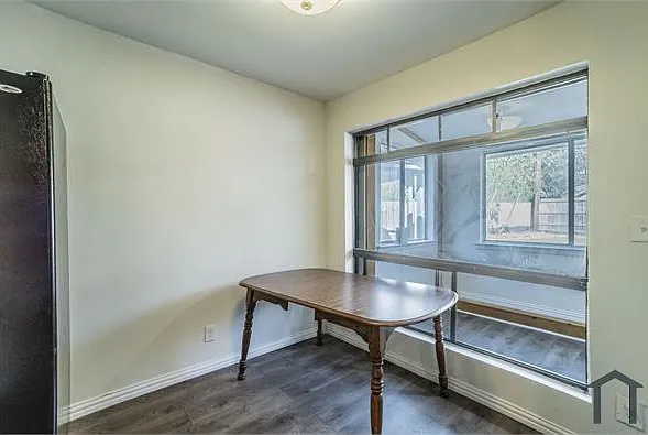 6029 Wormar Ave — Photo 7