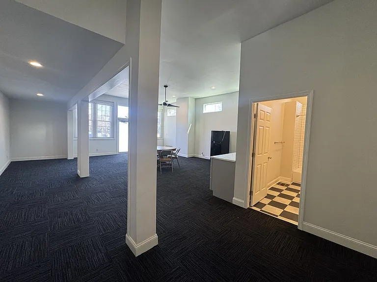 860 Vine St — Photo 8