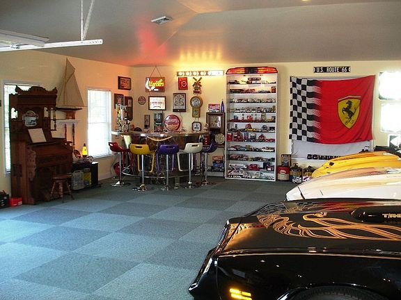 showroom garage with bar area