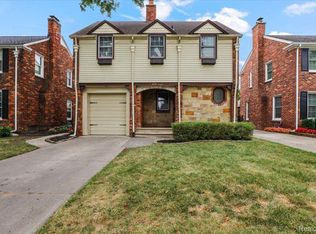 429 Moran Rd, Grosse Pointe Farms, MI 48236