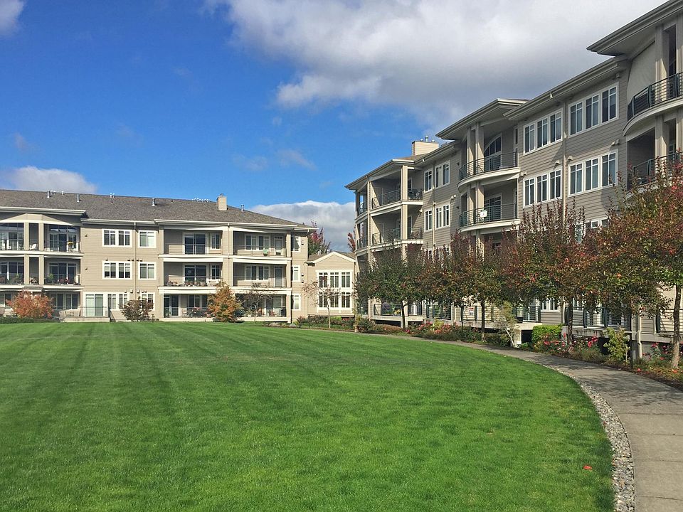 Beautiful and well maintained landscaping.