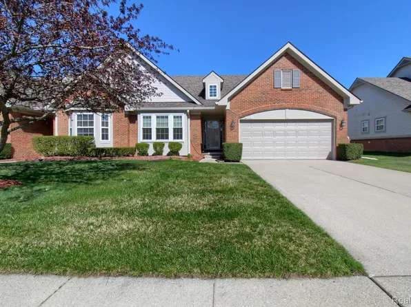 23931 N Park Dr, New Boston, MI 48164