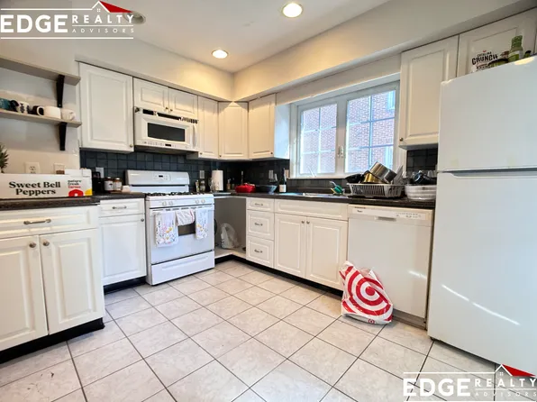 192 Washington St #1, Brighton, MA 02135