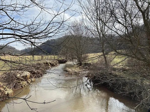 Creek Tract Little Wolf Crk, Hinton, WV 25951