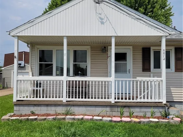 9012 Demunda Ave, Niagara Falls, NY 14304