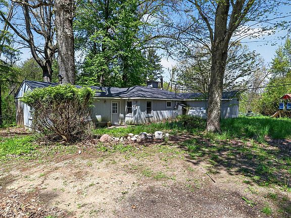 4th image of 56447 Twin Lakes Rd