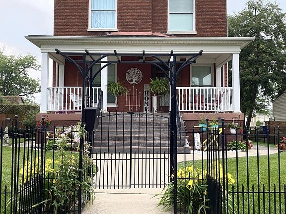 3rd image of 1722 Jefferson St